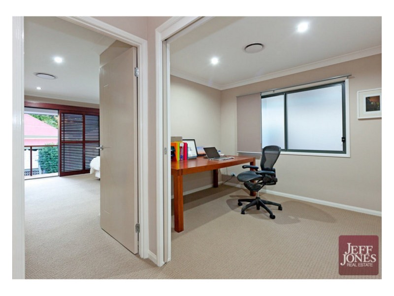 24 Sword Street, Woolloongabba QLD 4102