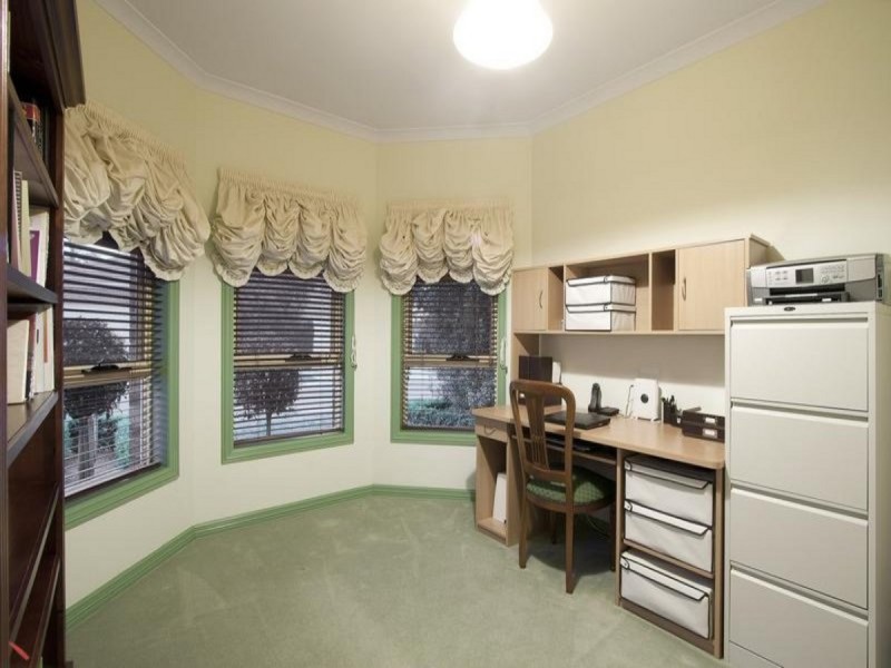 31 Castlereagh Place, Watsonia VIC 3087