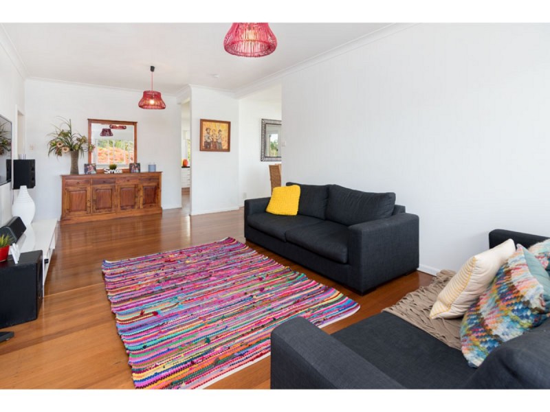 22 Dover Street, Hawthorne QLD 4171