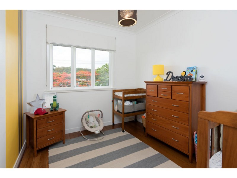 22 Dover Street, Hawthorne QLD 4171