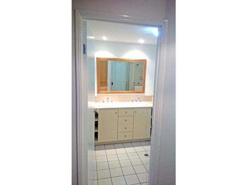 704/2 Greenslopes Street, Cairns North QLD 4870