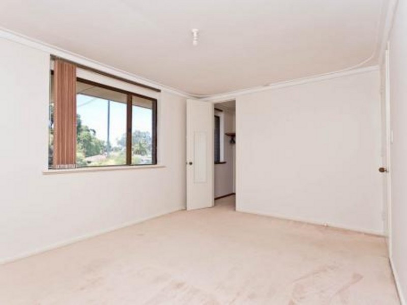 28 Mandalay Place, Craigie WA 6025