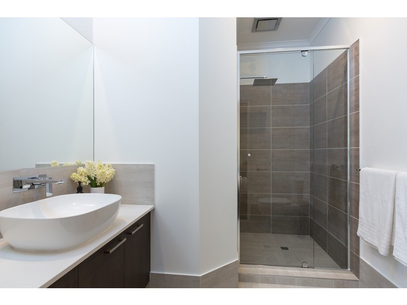 2/123 Indooroopilly Road, Taringa QLD 4068