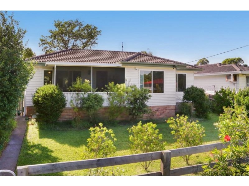 12 Lock Avenue, Springfield NSW 2250