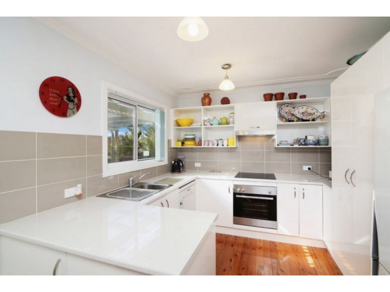 12 Lock Avenue, Springfield NSW 2250