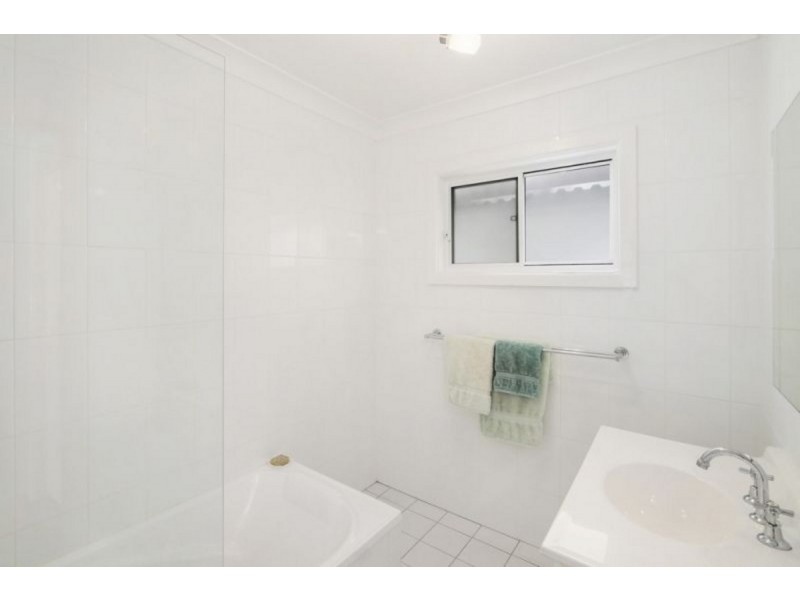 12 Lock Avenue, Springfield NSW 2250