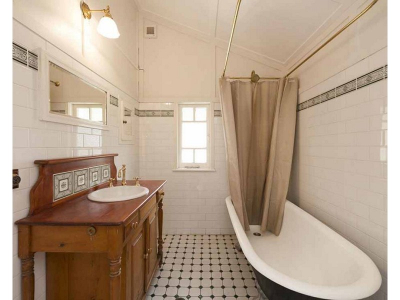 123 Butterfield Street, Herston QLD 4006