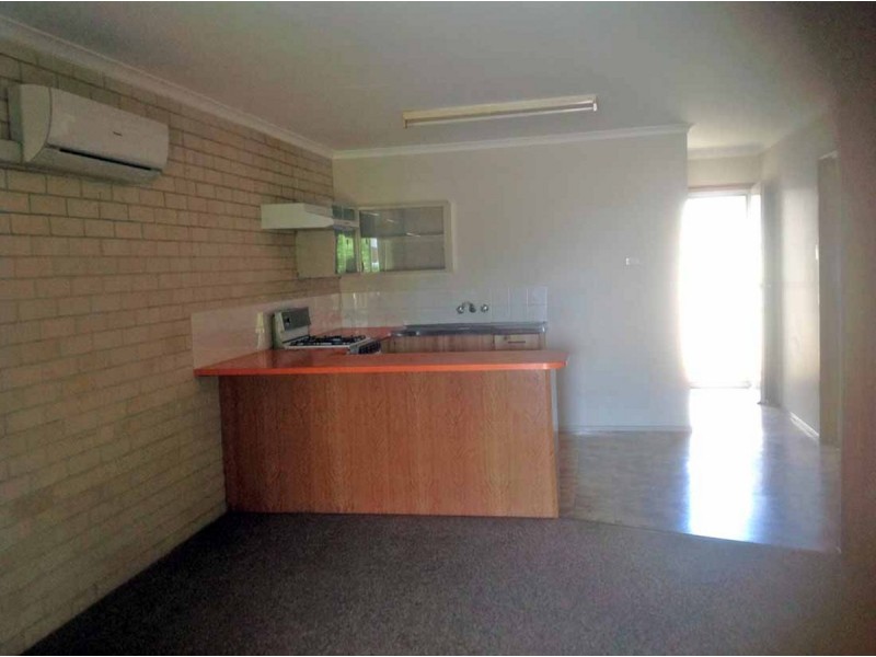 2/35 Hoffmann Street, Granville QLD 4650