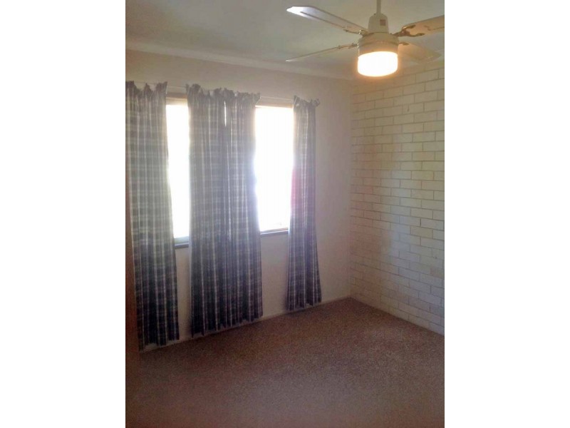 2/35 Hoffmann Street, Granville QLD 4650