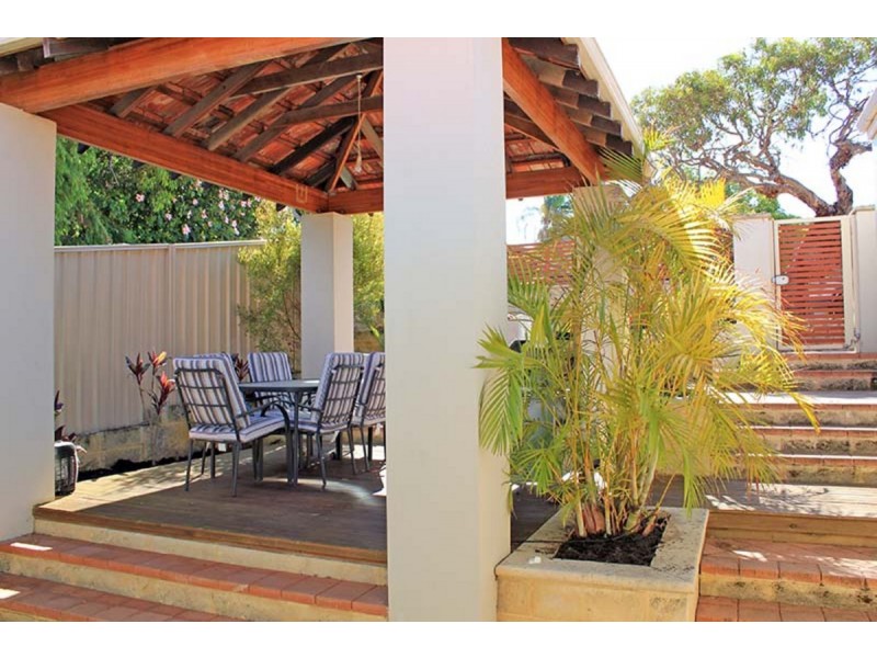 54 Francis Avenue, Karrinyup WA 6018