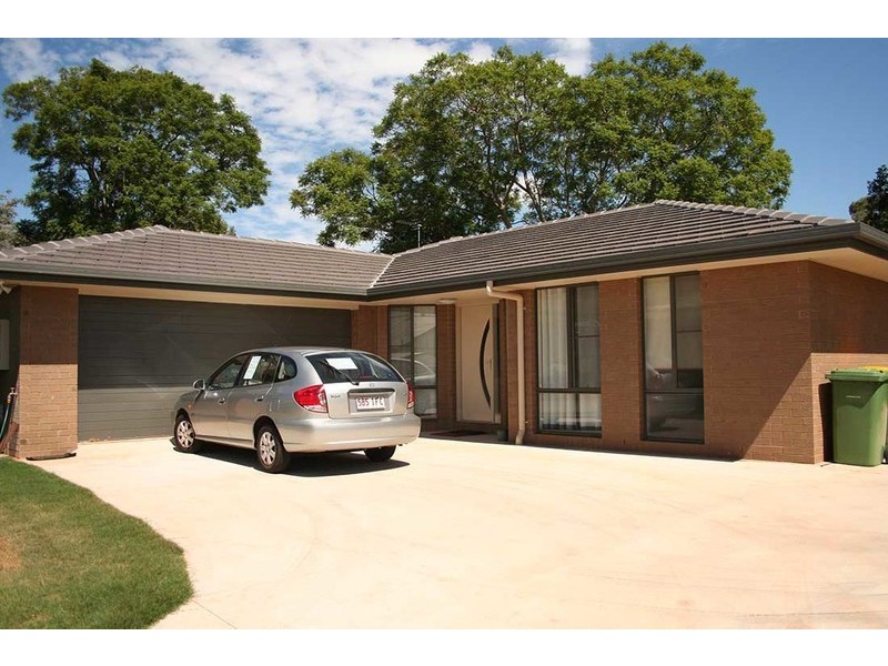 174A South Street, Centenary Heights QLD 4350