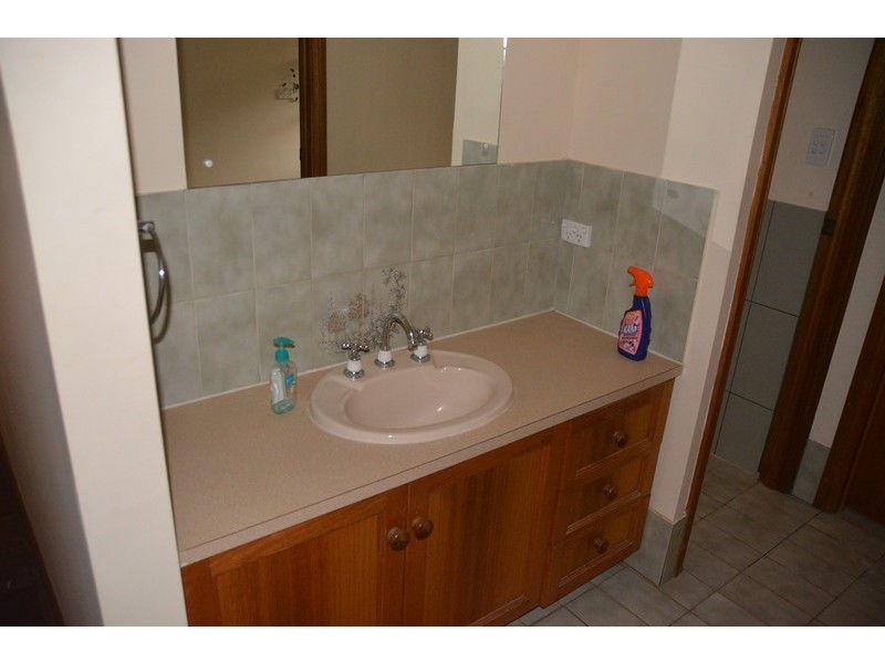 8 Thomas Drive, Happy Valley SA 5159
