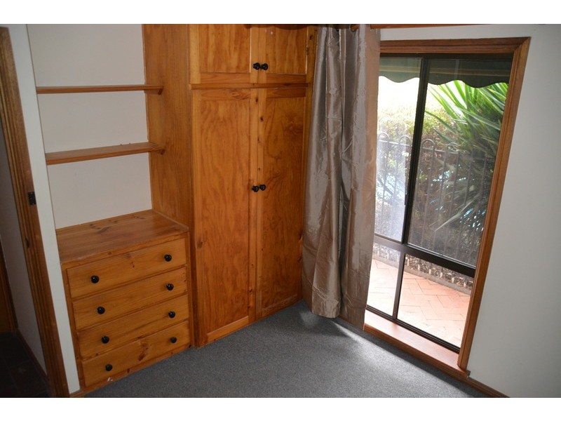 8 Thomas Drive, Happy Valley SA 5159