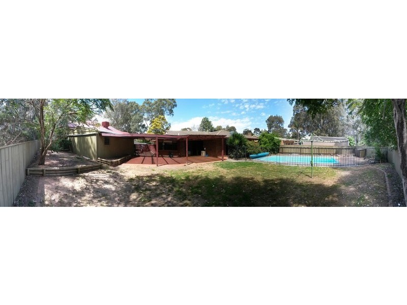 8 Thomas Drive, Happy Valley SA 5159