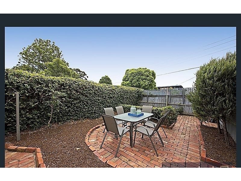 1/2 Rosedale Avenue, Glen Huntly VIC 3163