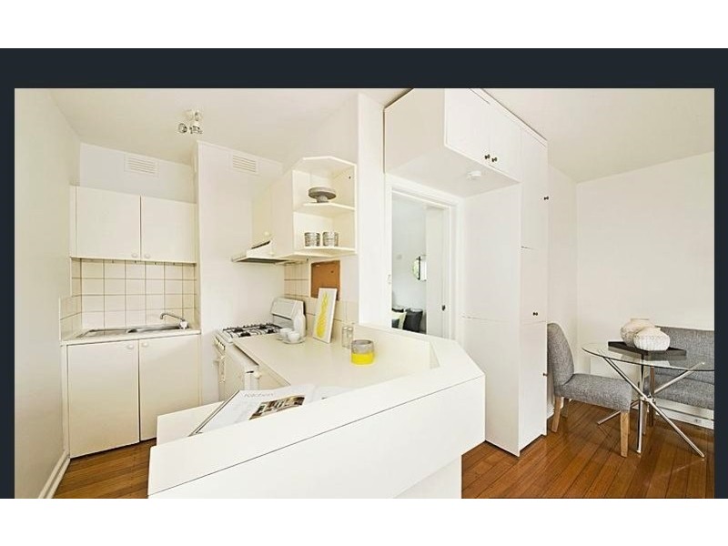 1/2 Rosedale Avenue, Glen Huntly VIC 3163