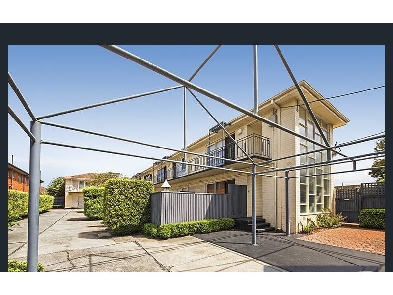 1/2 Rosedale Avenue, Glen Huntly VIC 3163