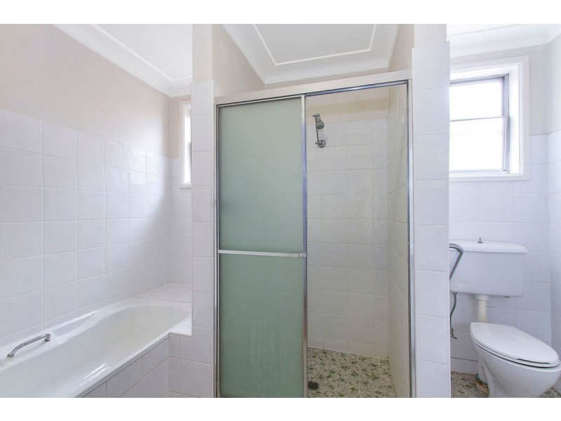 145 Brisbane Water Drive, Point Clare NSW 2250