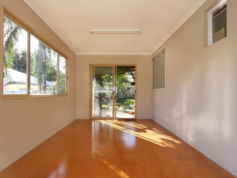 52 Connaught Street, Forrestfield WA 6058