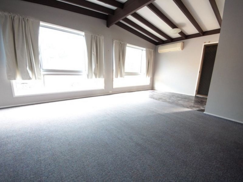 19 Melinda Court, Kallangur QLD 4503