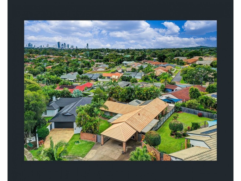 9 Muirfield Place, Robina QLD 4226