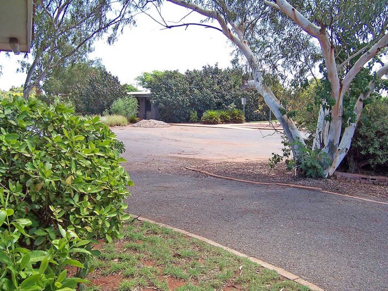 5 Huon Crescent, Dampier WA 6713