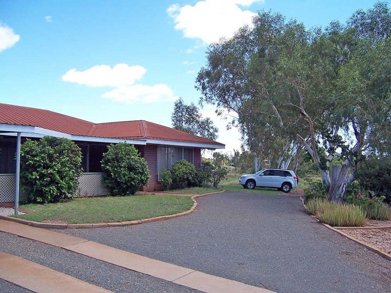 5 Huon Crescent, Dampier WA 6713