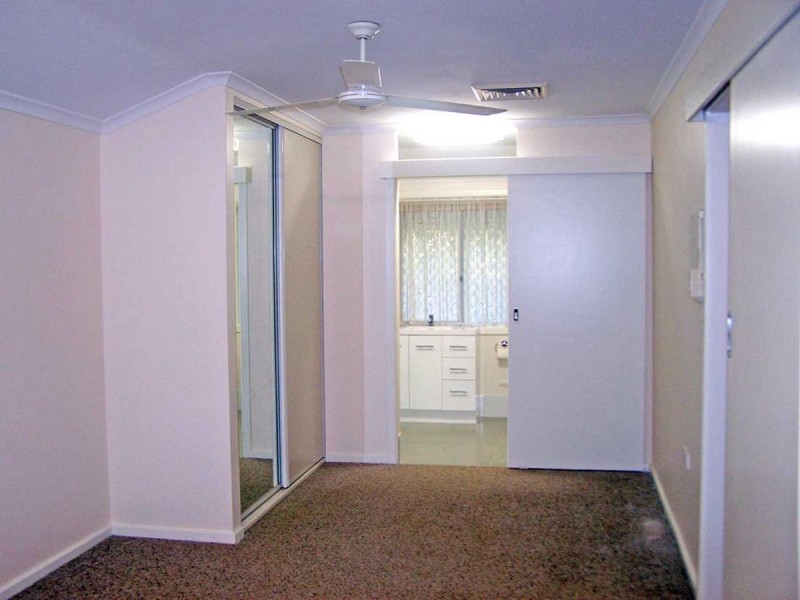 5 Huon Crescent, Dampier WA 6713