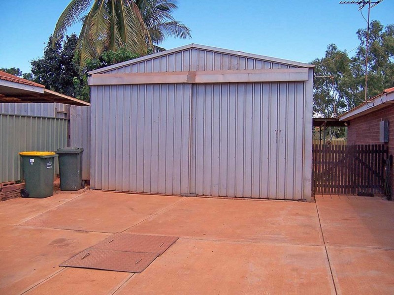 5 Huon Crescent, Dampier WA 6713