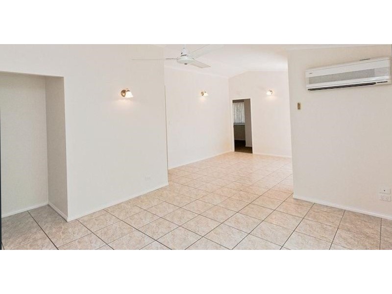 40 Tristania Crescent, Urangan QLD 4655