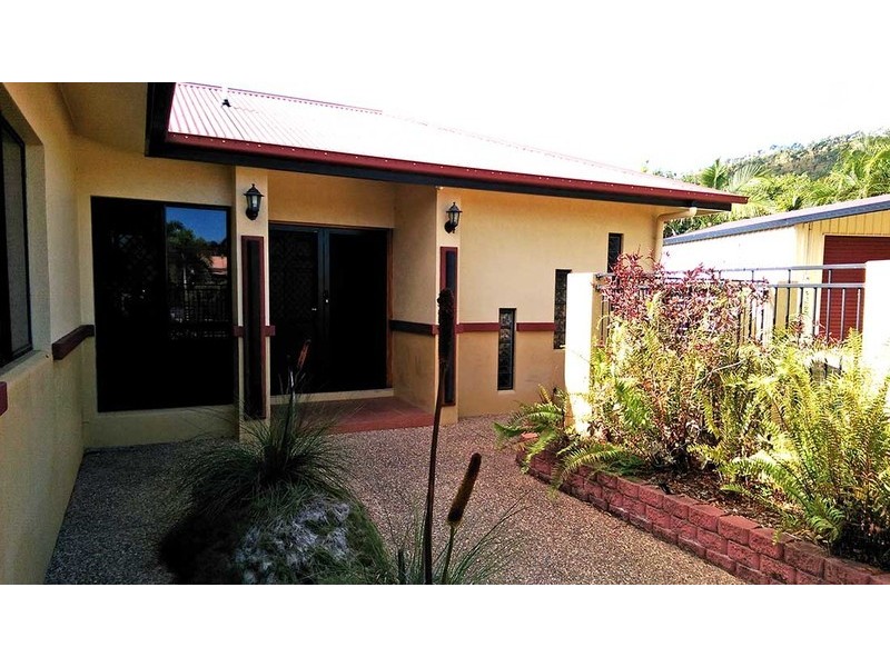18 Crestbrook Drive, Mount Louisa QLD 4814