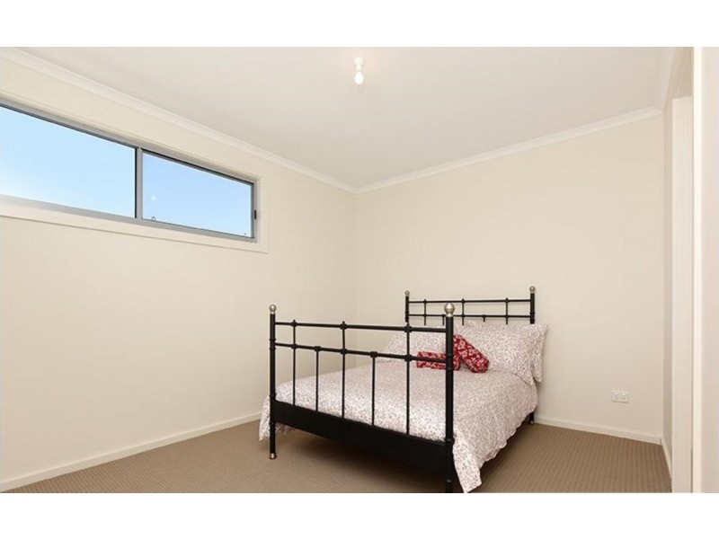 2/8 Kitto Crescent, Aldinga Beach SA 5173