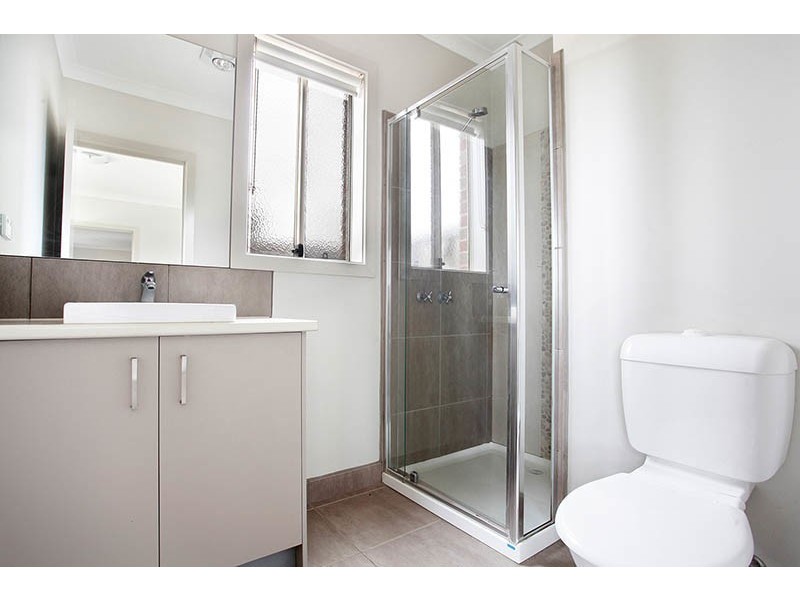 37 Barleygrass Crescent, Brookfield VIC 3338