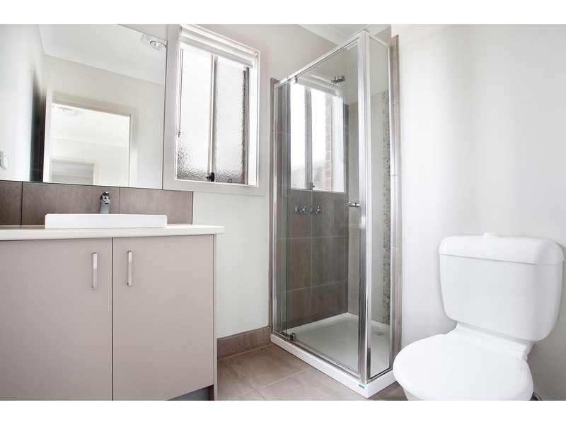 37 Barleygrass Crescent, Brookfield VIC 3338