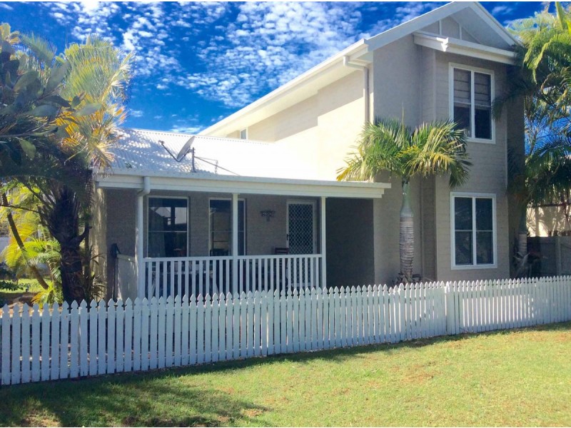 6 Lakedrive Crescent, Marcoola QLD 4564