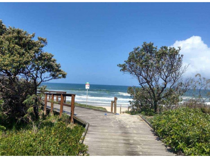 6 Lakedrive Crescent, Marcoola QLD 4564
