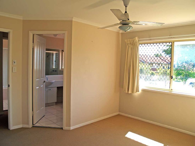 31/1-5 Santa Cruz Boulevard, Clear Island Waters QLD 4226