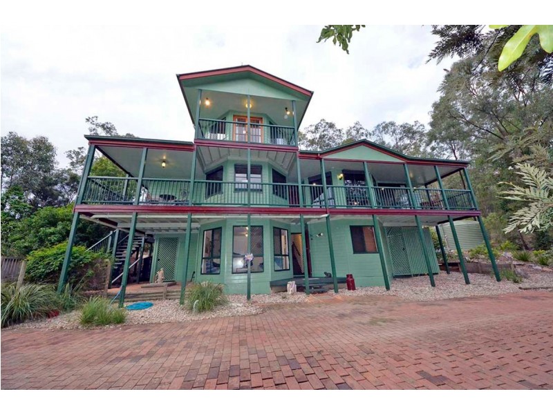 13 Berghofer Drive Table Top, Withcott QLD 4352