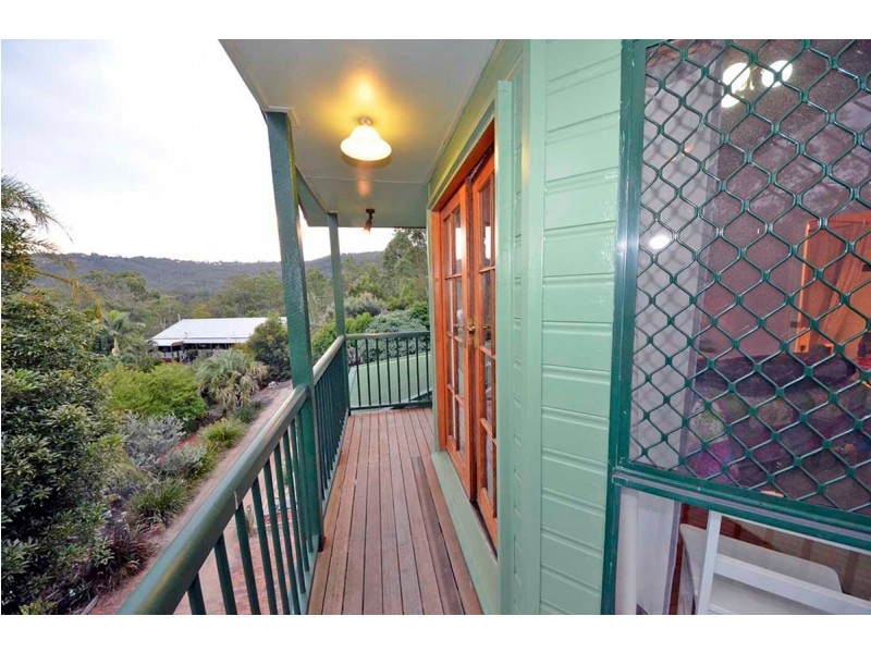 13 Berghofer Drive Table Top, Withcott QLD 4352