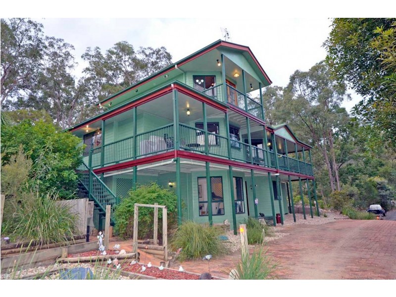 13 Berghofer Drive Table Top, Withcott QLD 4352