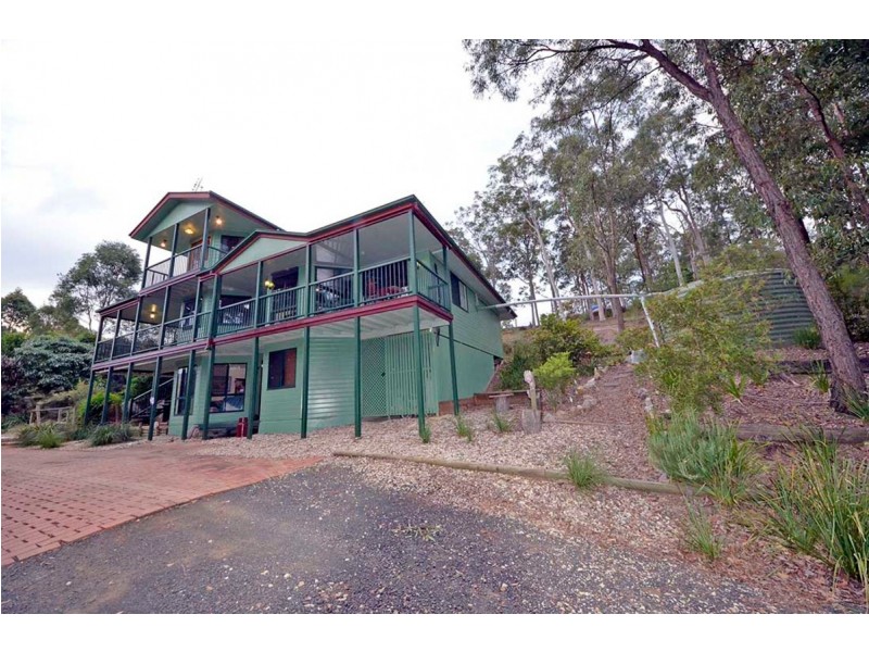 13 Berghofer Drive Table Top, Withcott QLD 4352