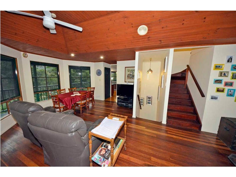 13 Berghofer Drive Table Top, Withcott QLD 4352