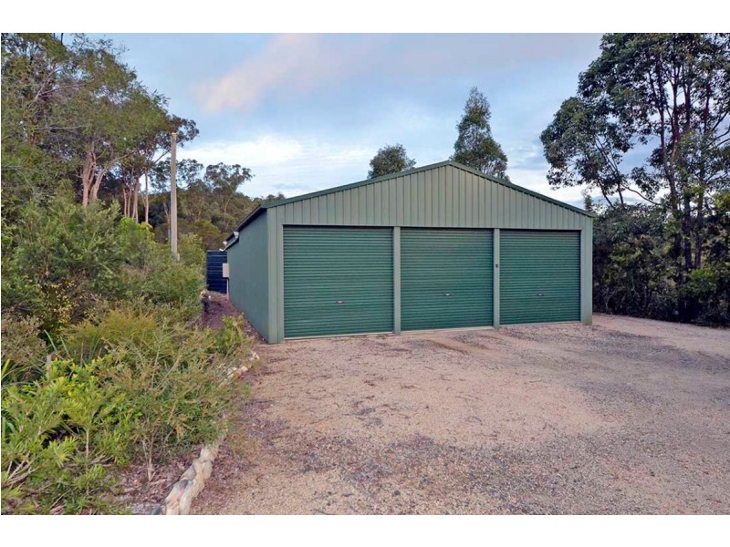 13 Berghofer Drive Table Top, Withcott QLD 4352