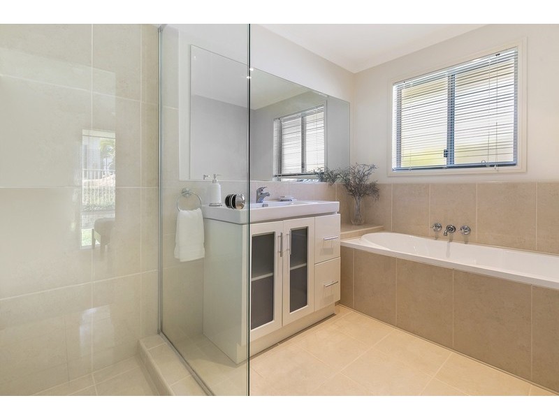 23 Hastings Crescent, Carrara QLD 4211