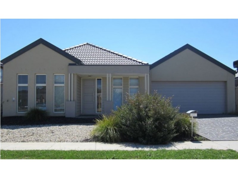 12 Bellerive Avenue, Officer VIC 3809