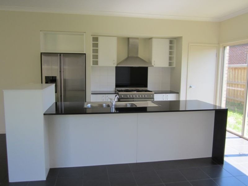 12 Bellerive Avenue, Officer VIC 3809