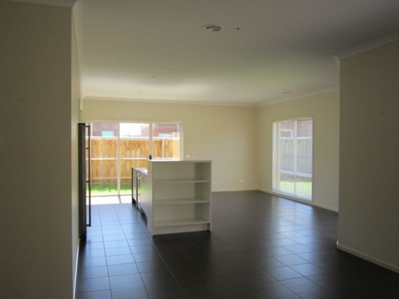 12 Bellerive Avenue, Officer VIC 3809