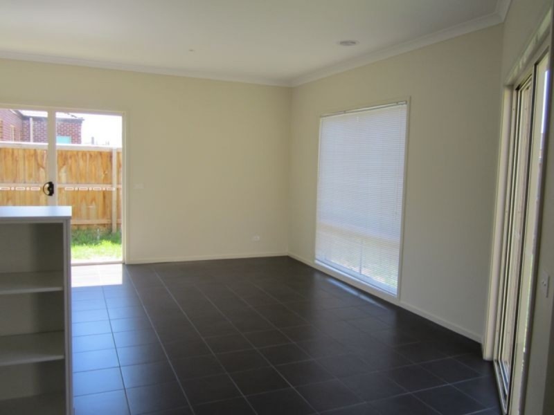 12 Bellerive Avenue, Officer VIC 3809