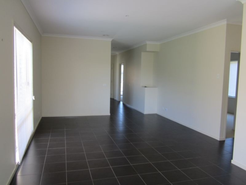 12 Bellerive Avenue, Officer VIC 3809