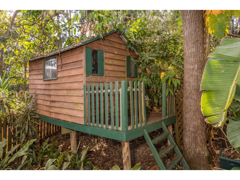 9 Fawkner Street, Chapel Hill QLD 4069